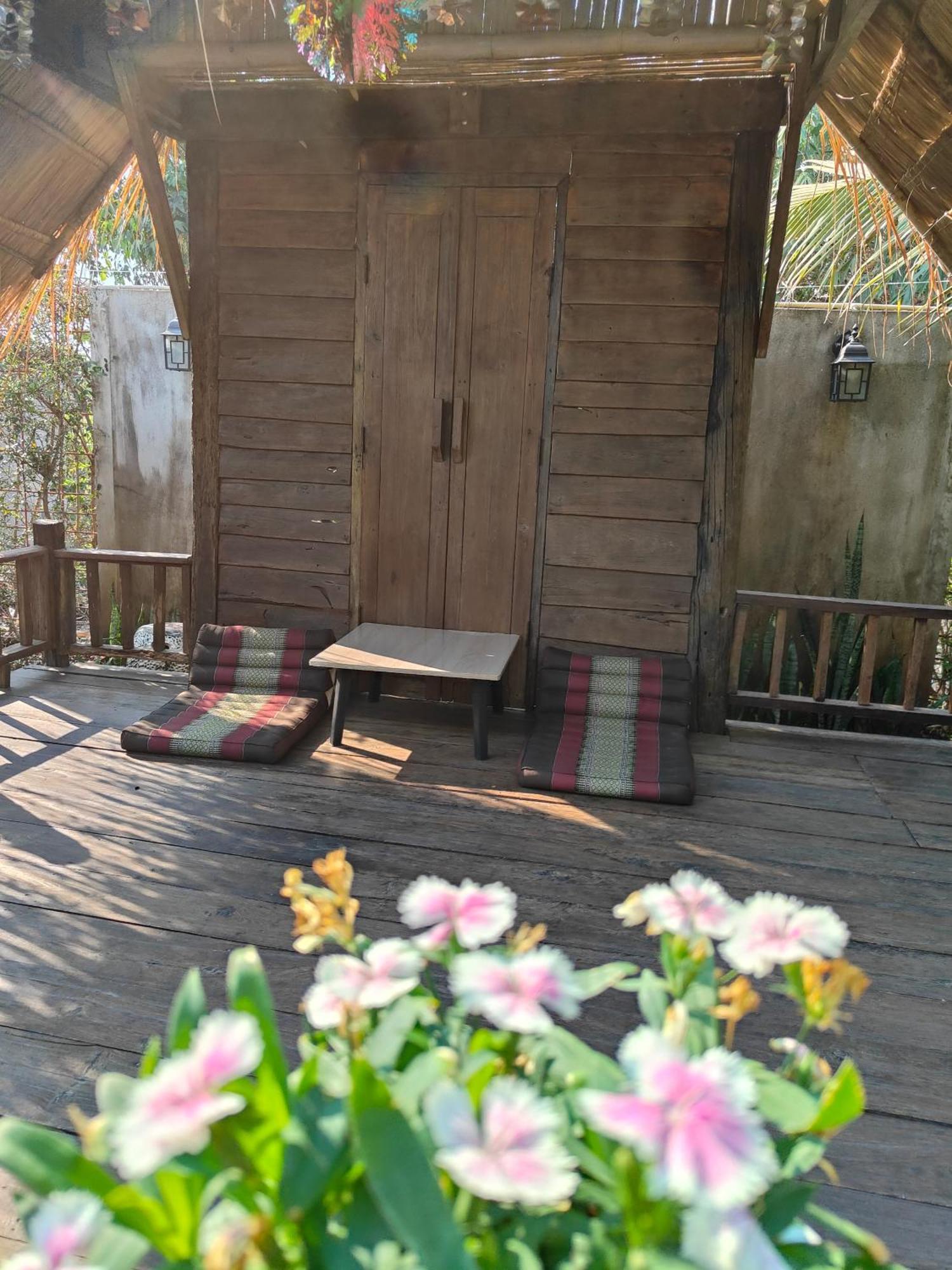 Smilingface Guesthouse Sukhothai Exteriör bild