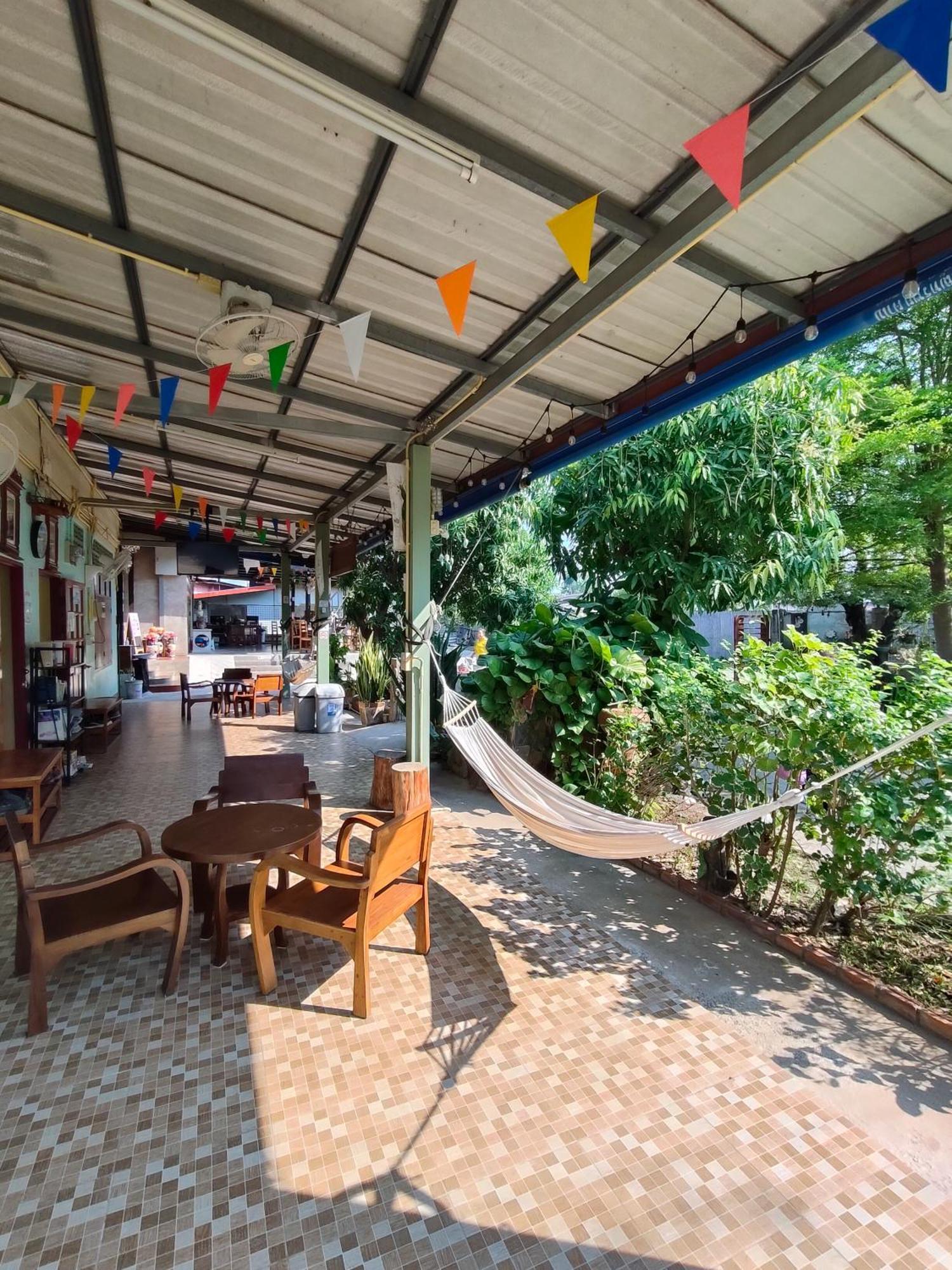 Smilingface Guesthouse Sukhothai Exteriör bild