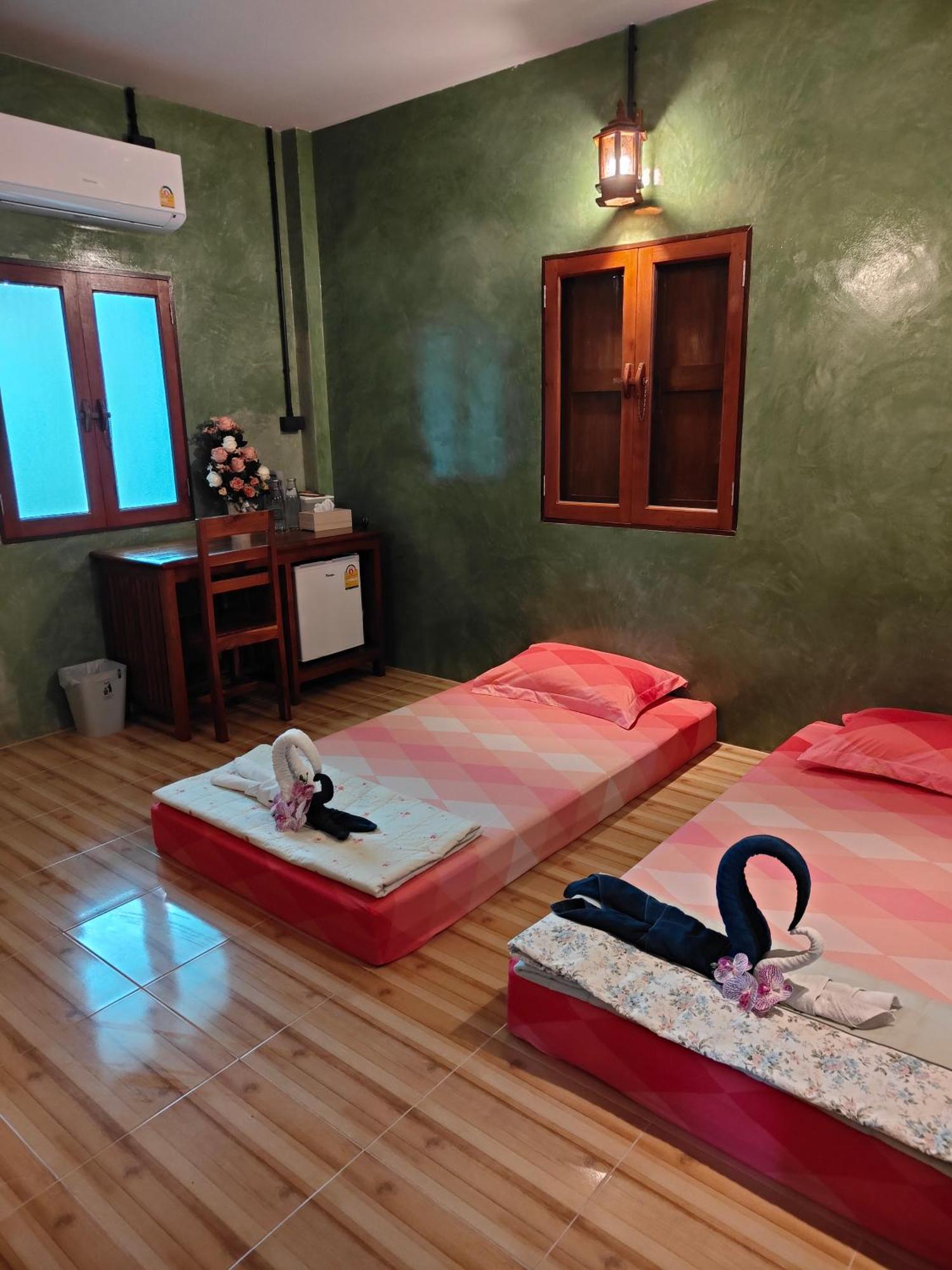 Smilingface Guesthouse Sukhothai Exteriör bild